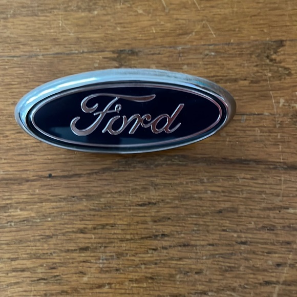 Ford Ford Blue Oval Front Emblem - Picture 1 of 6